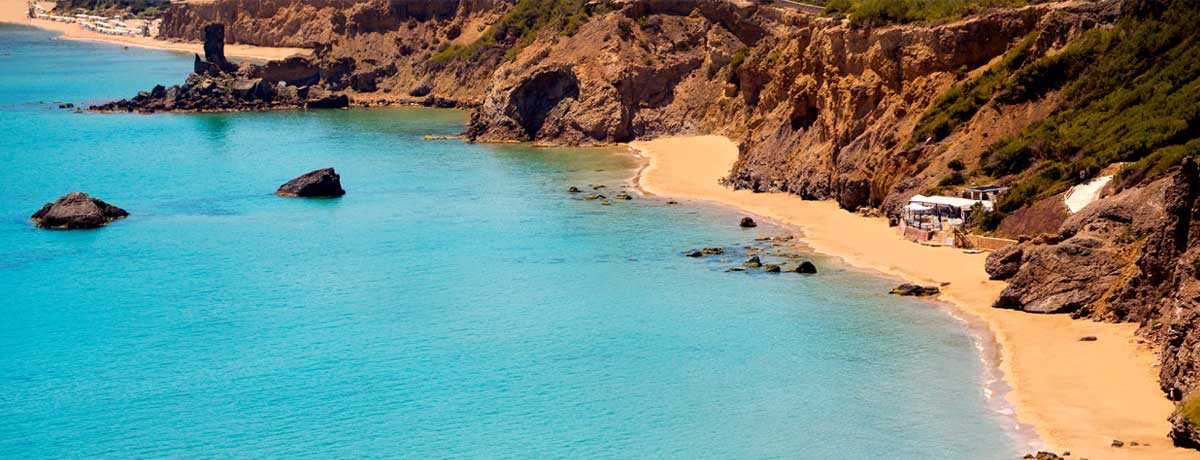 Aigua Blanques | Een van de mooiste stranden van Ibiza dat nabij San Carlos en Santa Eulalia ligt