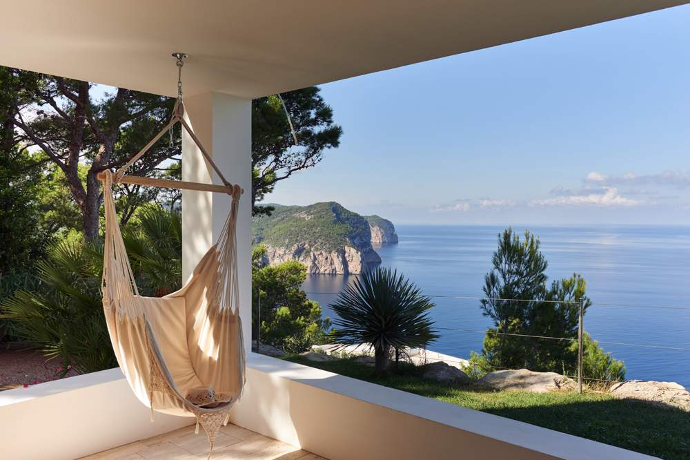 Villa huren voor je vakantie op Ibiza? Bright Blue is zeker een goede optie. Luxer dan luxe