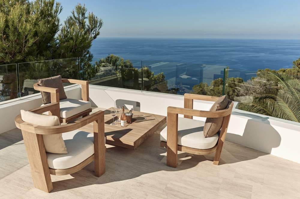 Villa Bright Blue op Ibiza is zeker een goede optie om te huren als je een luxe villa zoekt