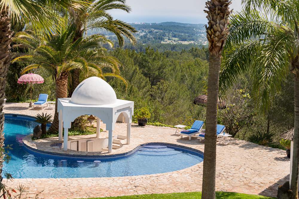 Luxe villa op Ibiza huren? Can Paradis is zeker een goede optie om te huren
