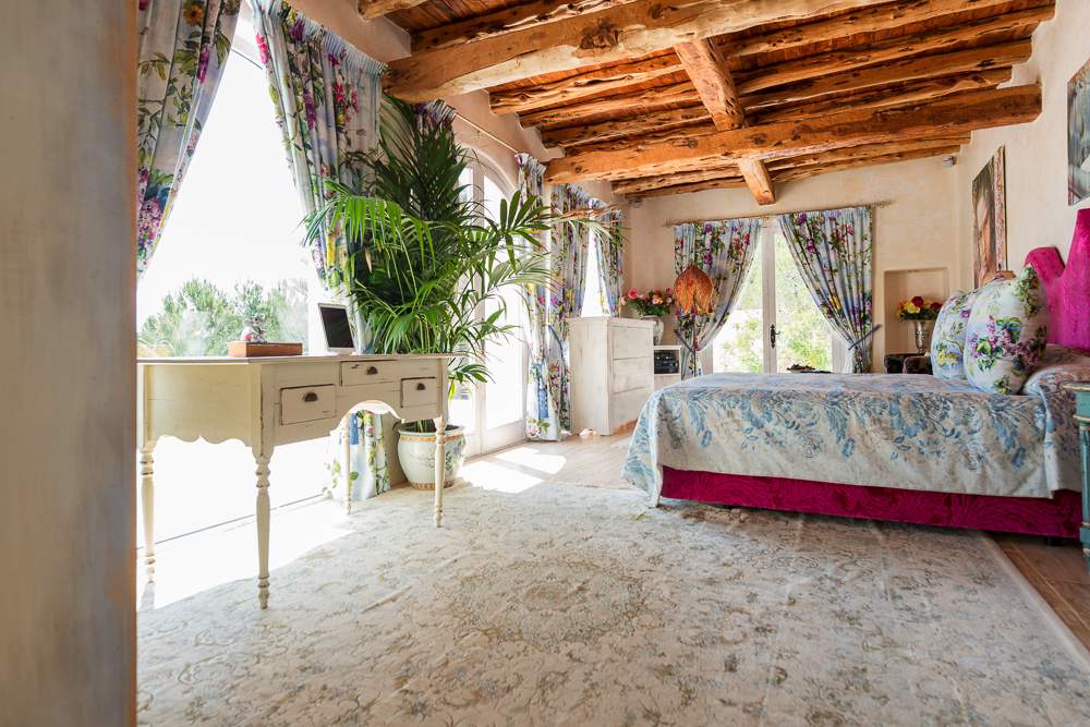 Luxe villa op Ibiza huren? Can Paradis is zeker een goede optie om te huren