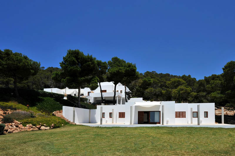 Luxe villa op Ibiza huren? Alexia (nabij Cala Vadella) is zeker een aanrader