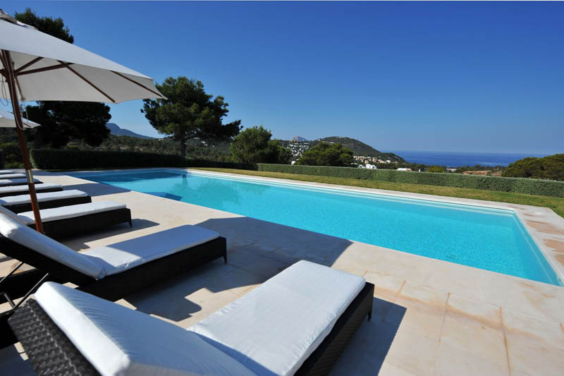 Luxe villa op Ibiza huren? Alexia (nabij Cala Vadella) heeft een heerlijk zwembad